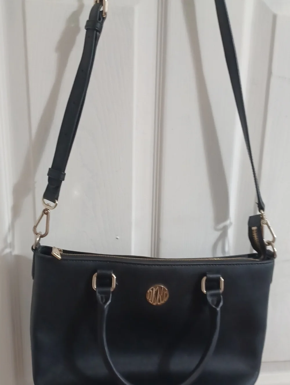 Black DKNY Bryant Park Saffiano With Gold Hardware. LIKE NEW.